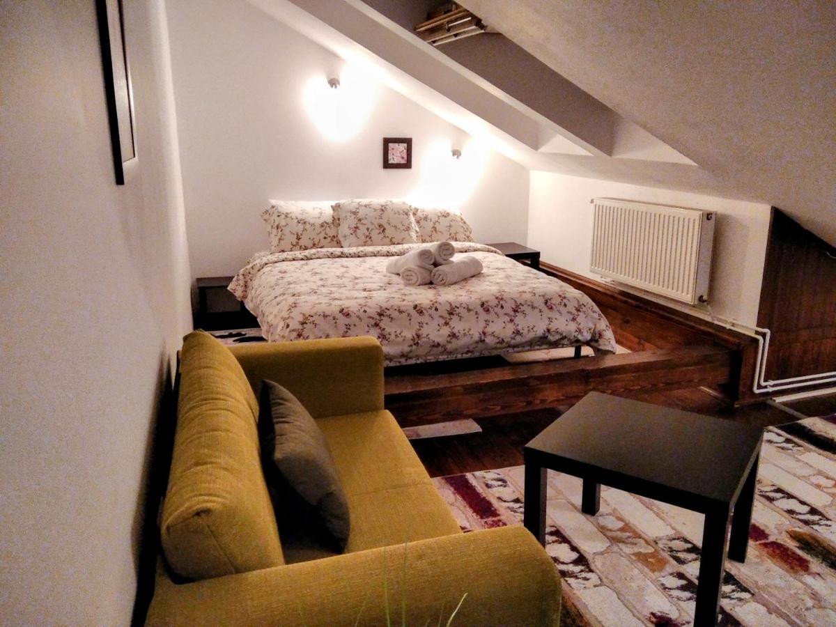 Lovely Central Apartment Brasov Ngoại thất bức ảnh