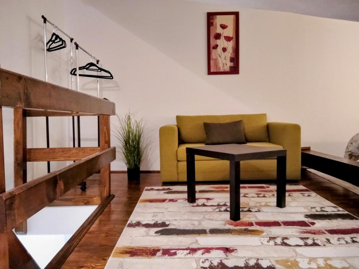 Lovely Central Apartment Brasov Ngoại thất bức ảnh