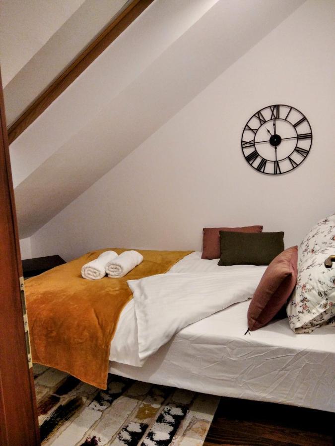 Lovely Central Apartment Brasov Ngoại thất bức ảnh