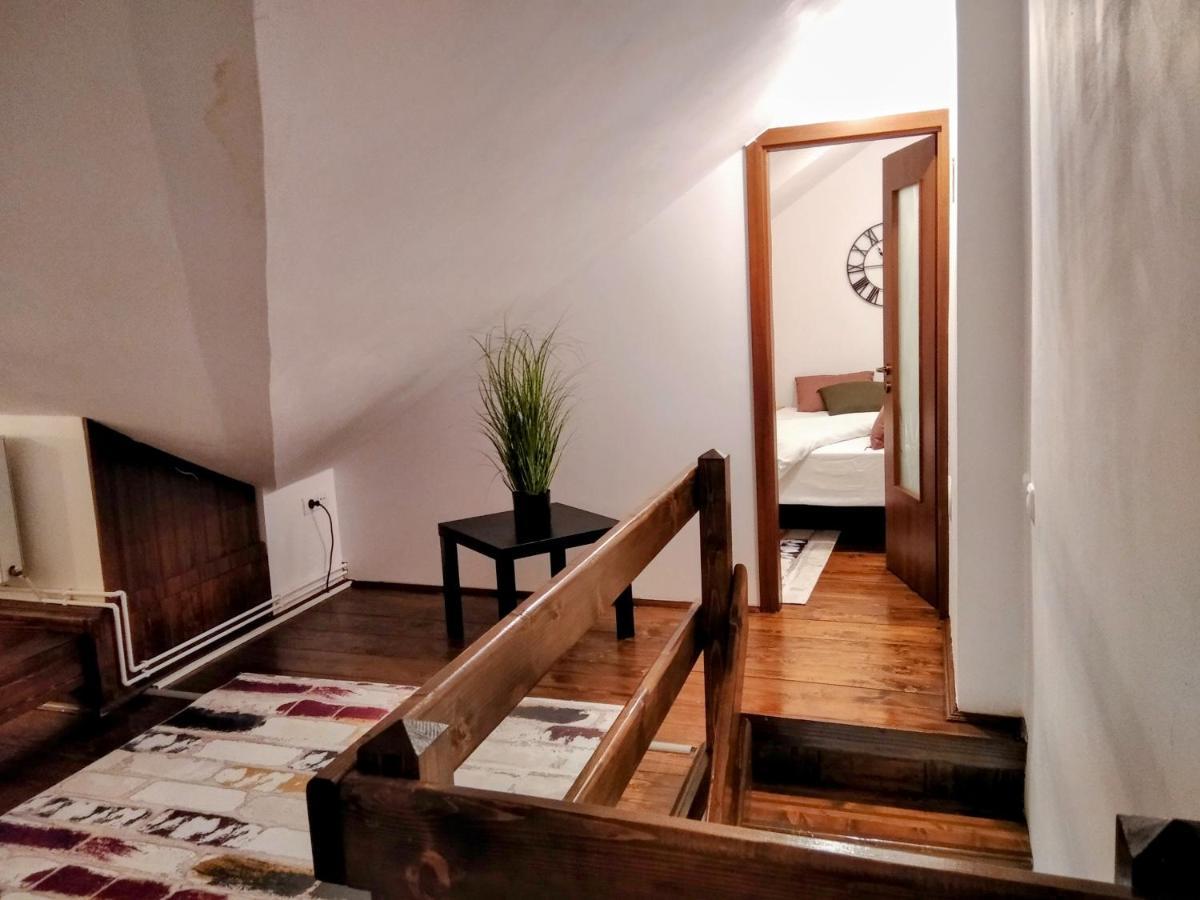 Lovely Central Apartment Brasov Ngoại thất bức ảnh