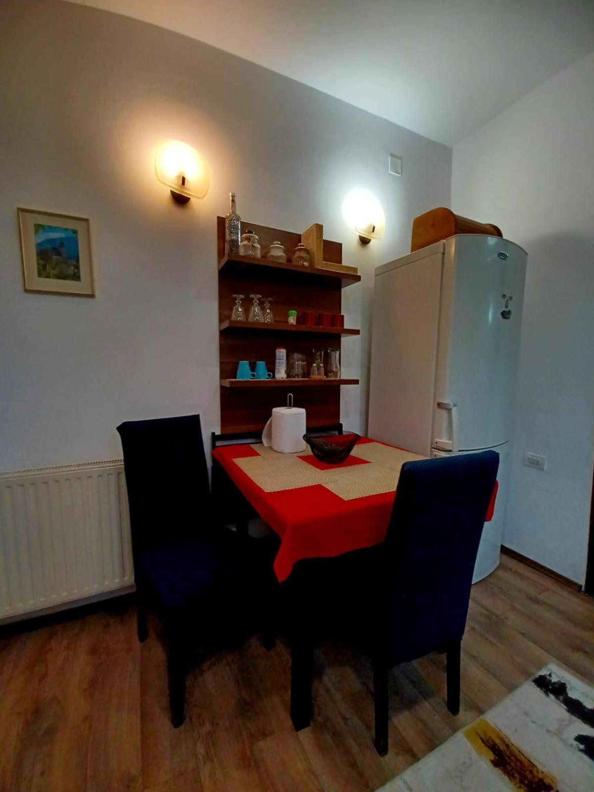 Lovely Central Apartment Brasov Ngoại thất bức ảnh